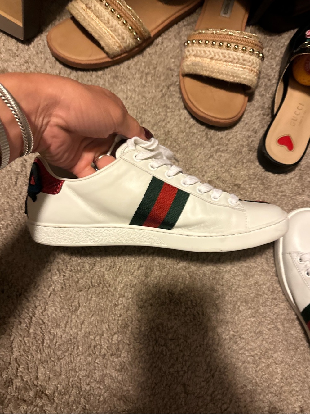 Gucci White Leather Floral Embroidered Low Top Sneakers - W8.5 (38.5) Authentic - Picture 3 of 16